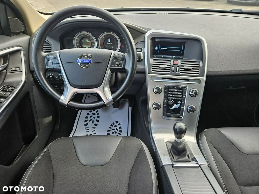Volvo XC 60 D3 Momentum - 8