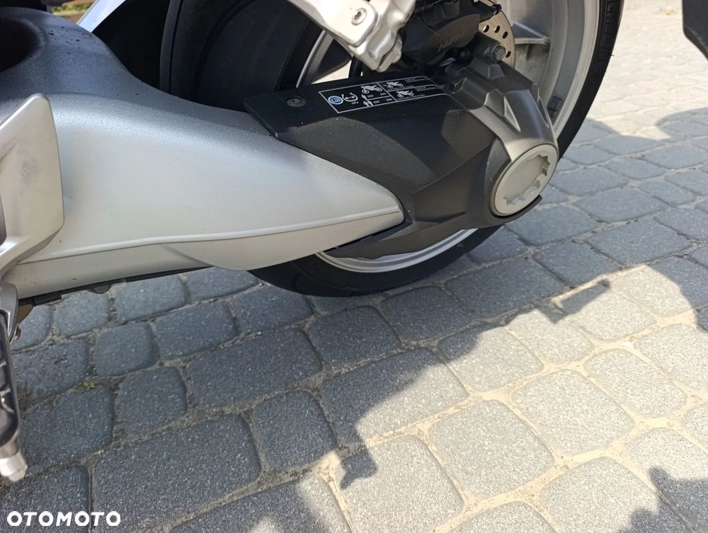 Honda VFR - 23