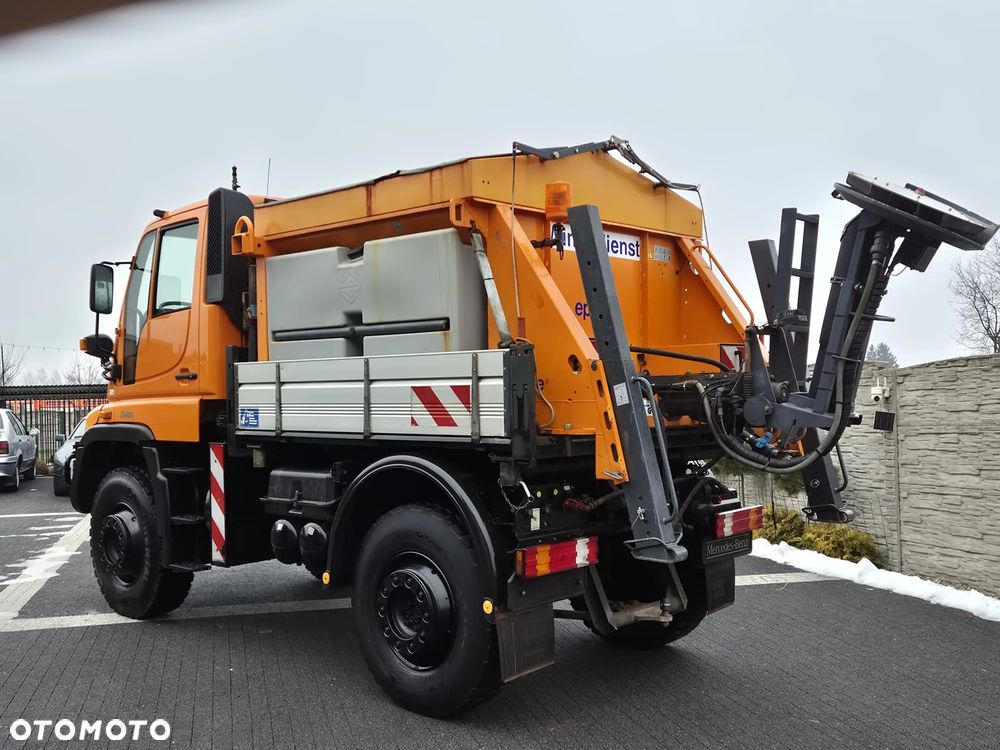 Unimog U400 Ciągnik - 4