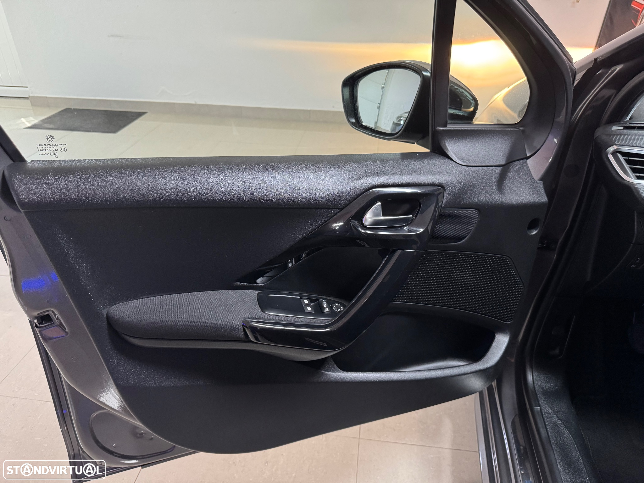 Peugeot 208 1.6 BlueHDi Style - 34