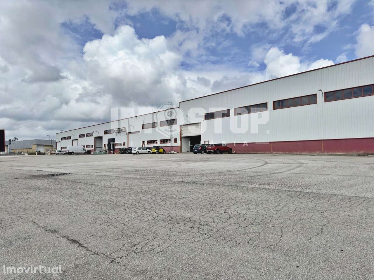 Armazém Industrial Albergaria-a-Velha - Grande Parquamento! - Grande imagem: 3/28