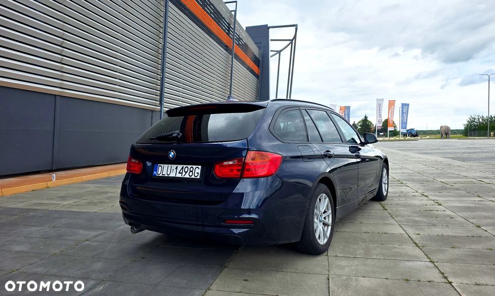 BMW Seria 3 318d Sport Line - 2