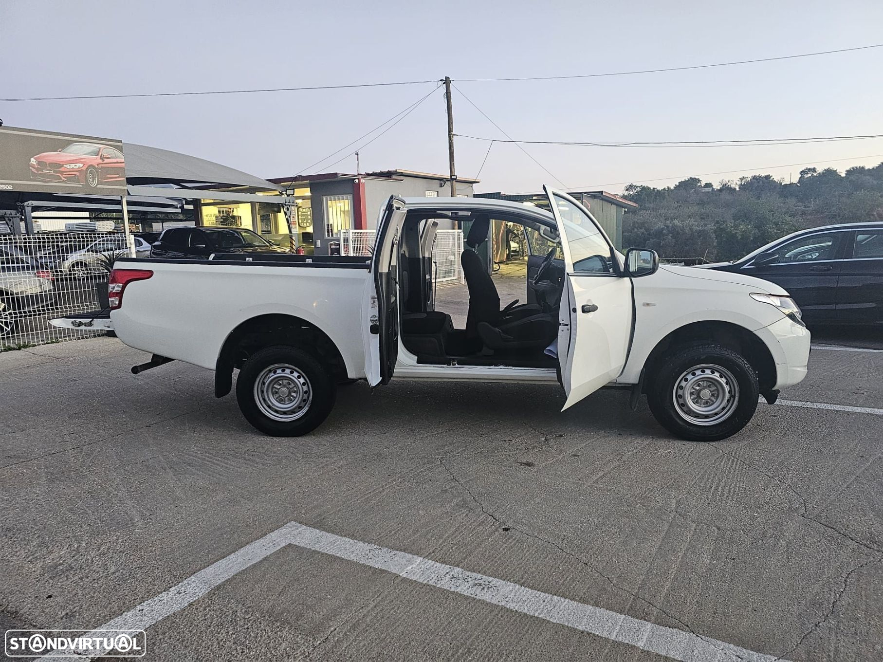 Mitsubishi L200 2.4 DI-D CD Invite 4WD - 14