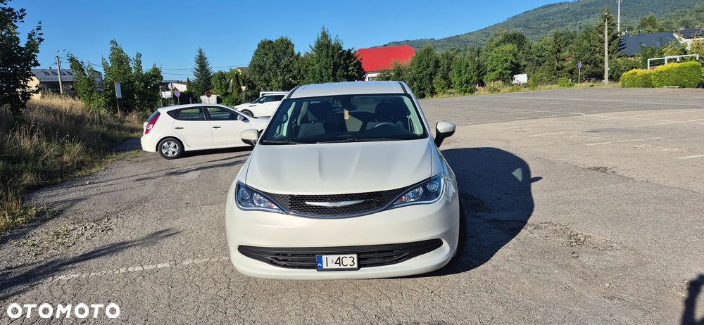 Chrysler Pacifica - 6