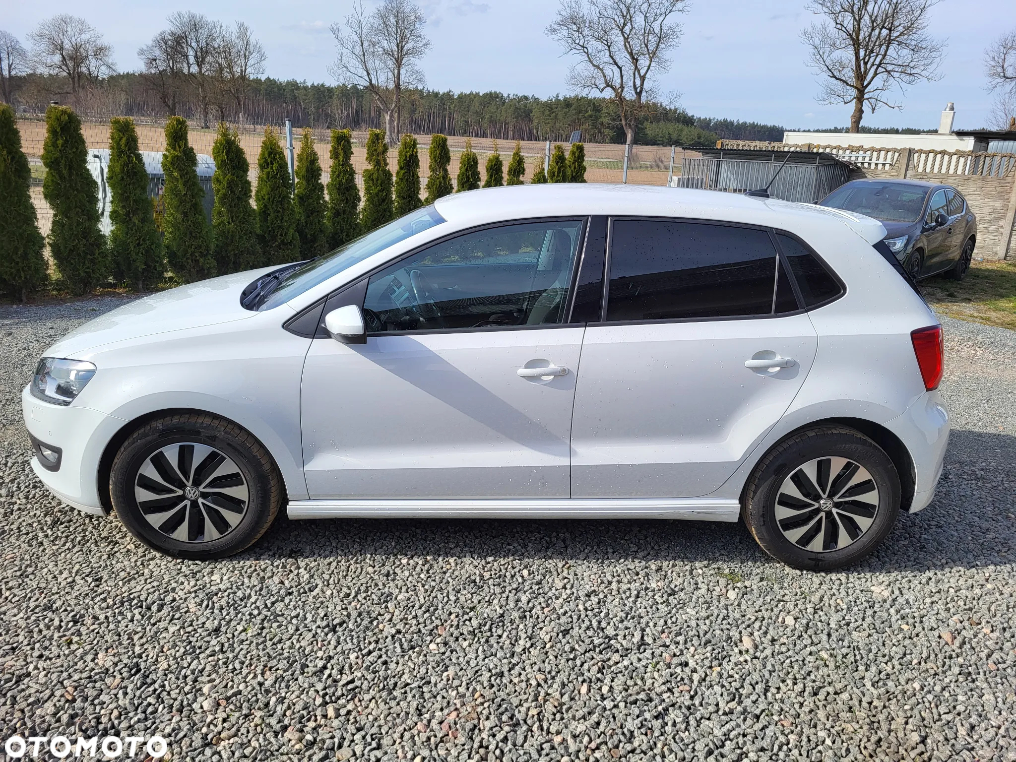 Volkswagen Polo 1.4 TDI (Blue Motion Technology) Comfortline - 4