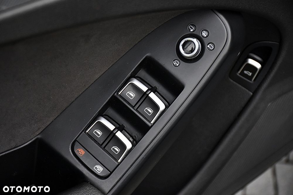 Audi A4 Avant 2.0 TDI DPF quattro S tronic S line Sportpaket - 29