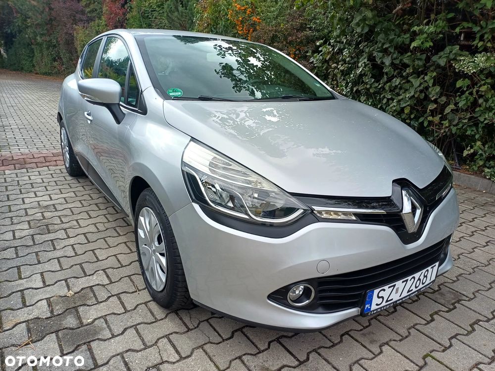 Renault Clio 1.2 16V 75 TomTom Edition - 11