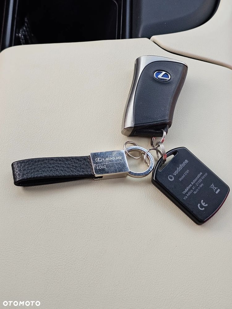 Lexus ES 300h Business Edition + - 24