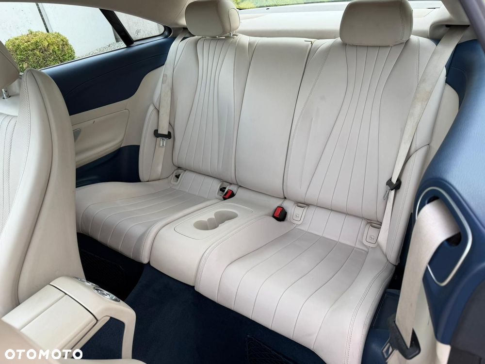 Mercedes-Benz Klasa E 220 d 4-Matic 9G-TRONIC - 12