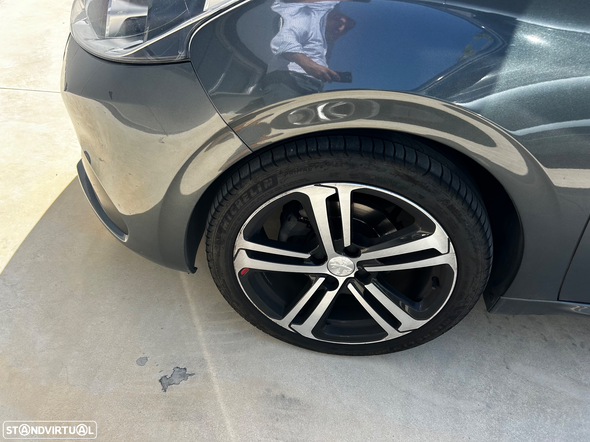 Peugeot 208 1.2 PureTech GT Line - 3