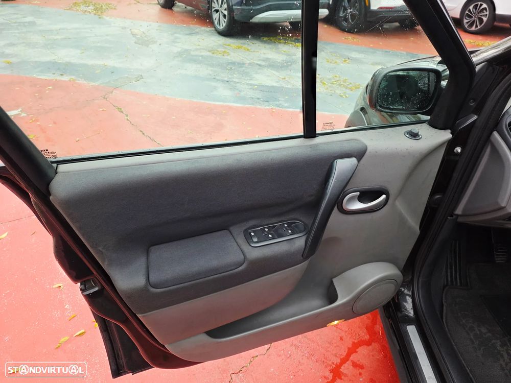 Renault Scénic 1.5 dCi Conquest - 21