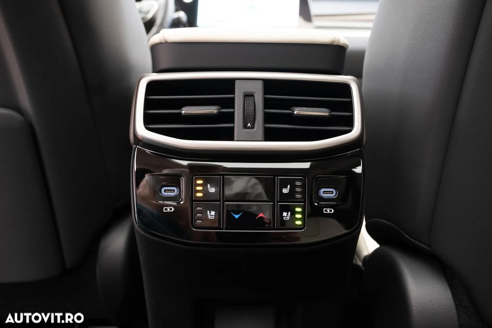 Lexus Seria RX 450h+ (Plug-in-Hybrid) Luxury Line - 24