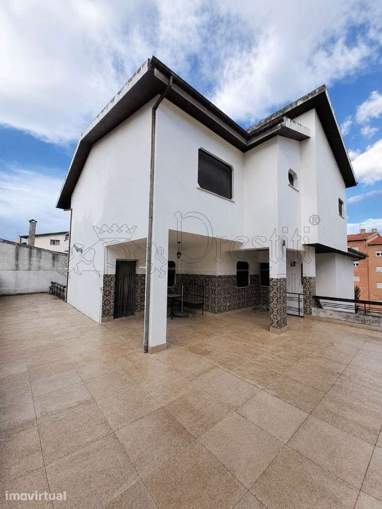 Moradia T4 + Terreno em Valpaços - Grande imagem: 2/10