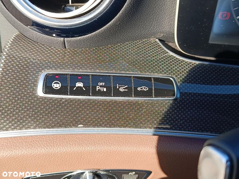 Mercedes-Benz Klasa E 43 AMG 4-Matic - 21