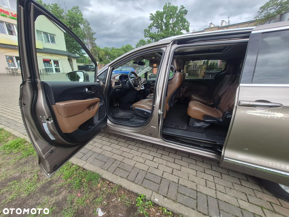 Chrysler Pacifica - 14