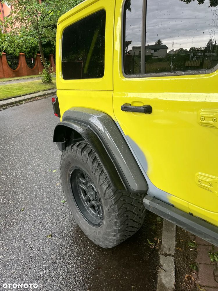 Jeep Wrangler - 32