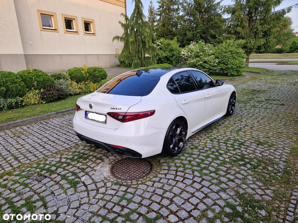 Alfa Romeo Giulia 2.0 Turbo 16V AT8 Veloce Ti - 4