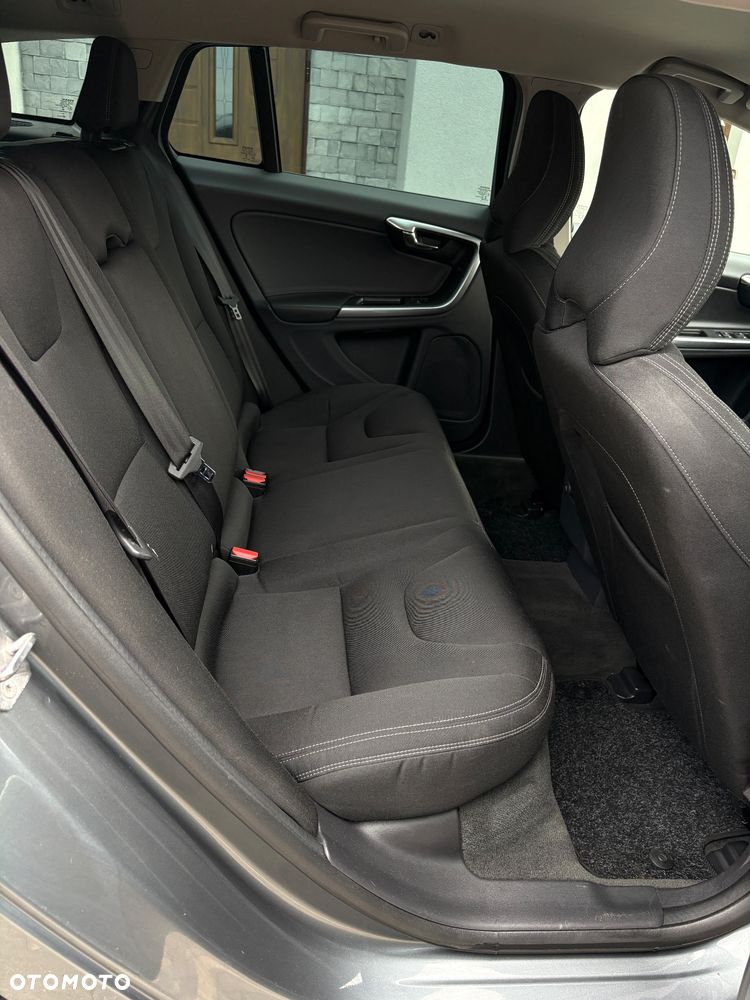 Volvo V60 D2 Drive-E Momentum - 19