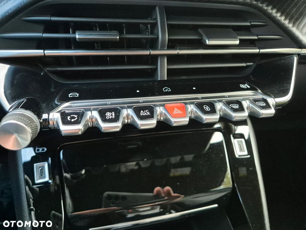 Peugeot 2008 PureTech 130 EAT8 Allure Pack - 29