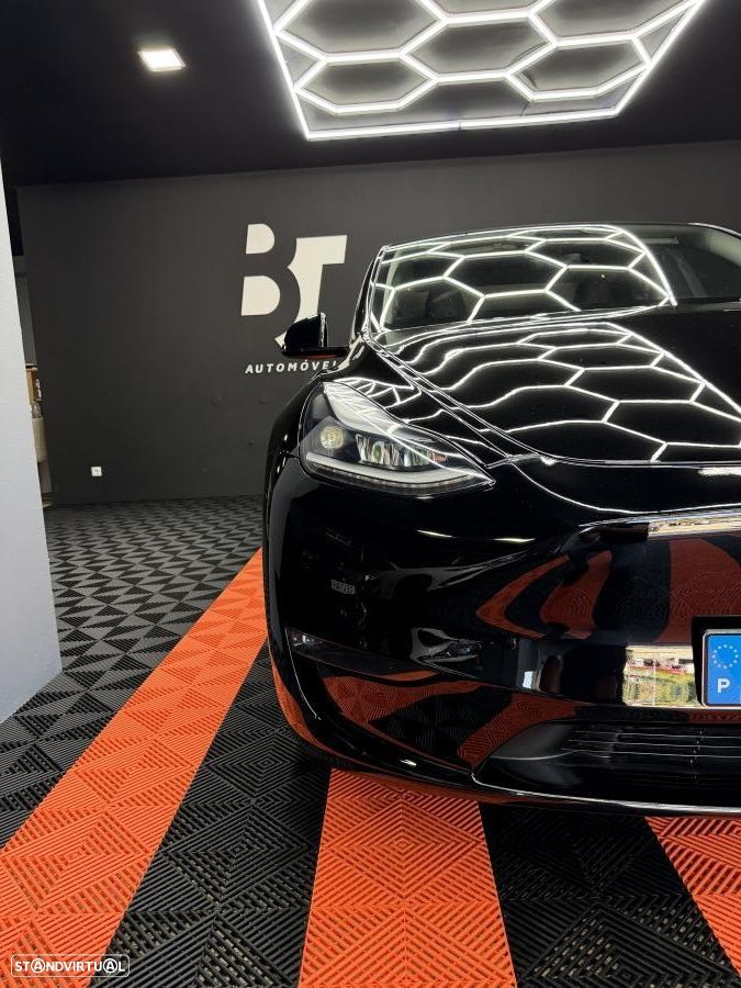 Tesla Model Y Long Range Dual Motor AWD - 23