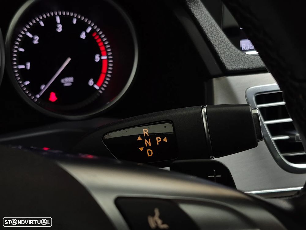 Mercedes-Benz E 300 Bluetec Hybrid Avantgarde - 43