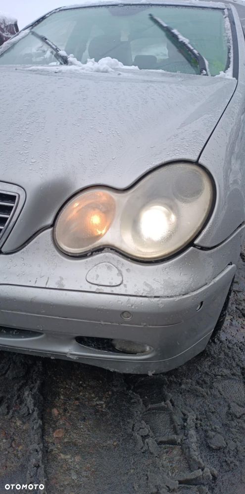 Mercedes C-Klasa W203 Xenon Lampa Prawa lewa Przód - 2