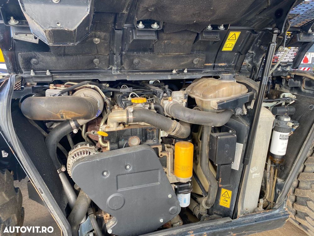 JCB 110WT Excavator pe Roti - 9