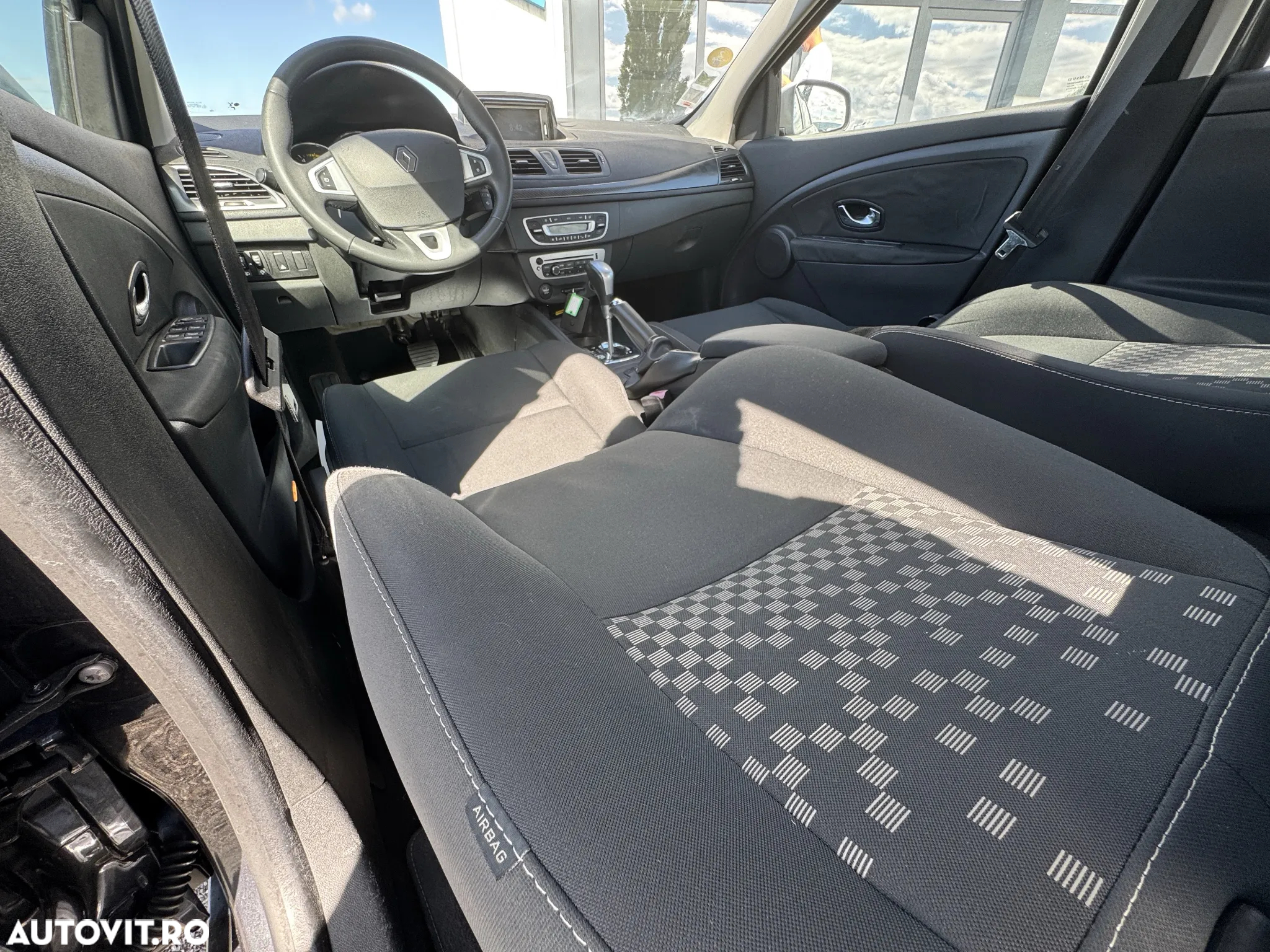 Renault Megane dCi 110 FAP EDC Paris Business - 21