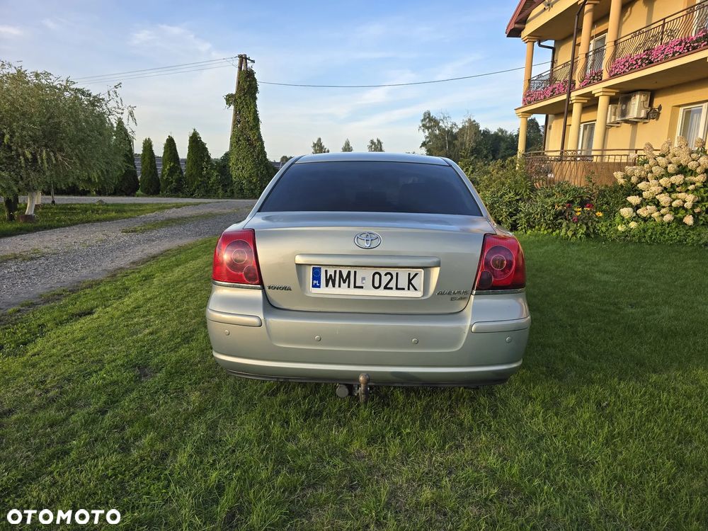 Toyota Avensis 2.2 D-4D Sol - 8