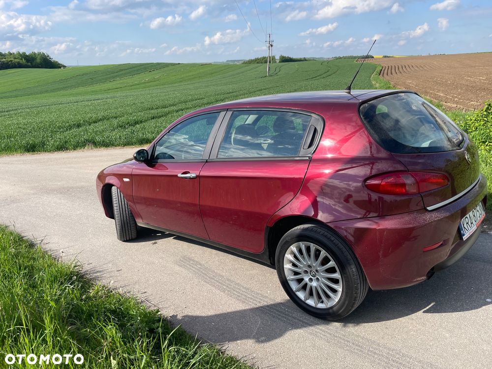 Alfa Romeo 147 1.9 JTD 16V Progress - 3