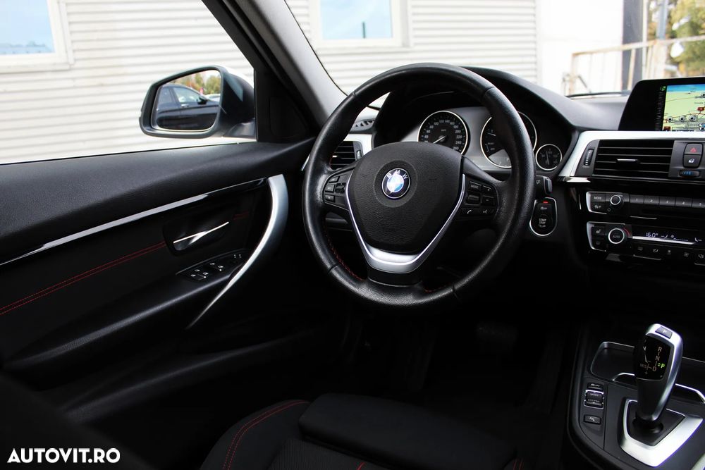 BMW Seria 3 320d Sport-Aut. Sport Line - 21