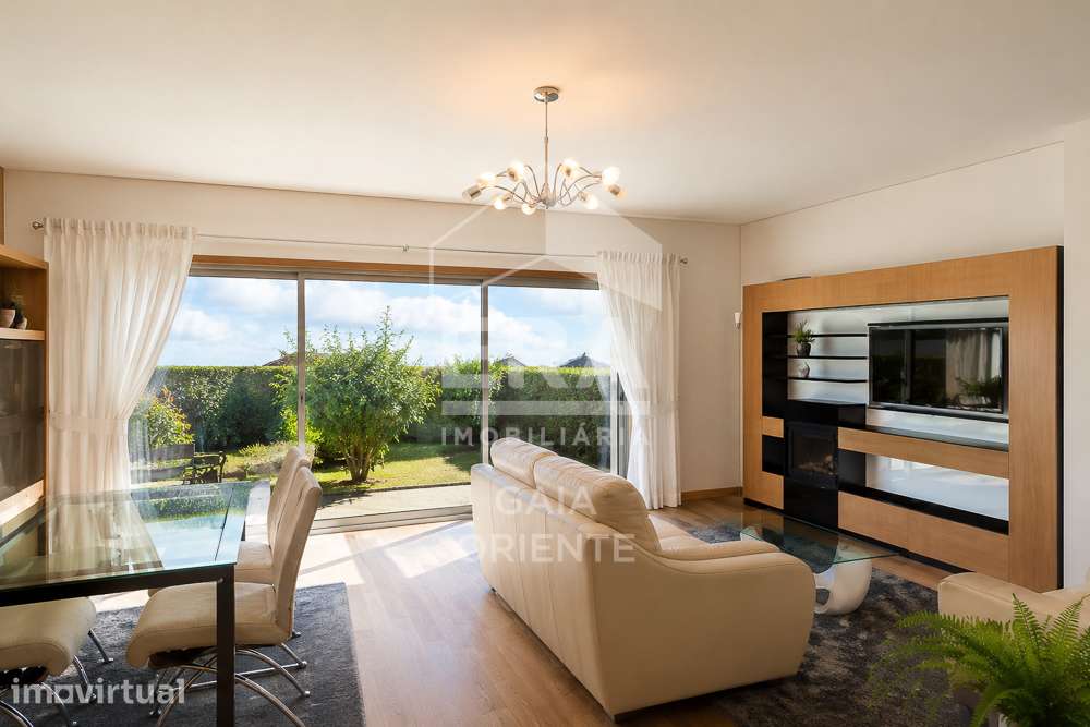 Moradia Isolada Nova | T4 | 5 Min da Praia - Grande imagem: 4/14
