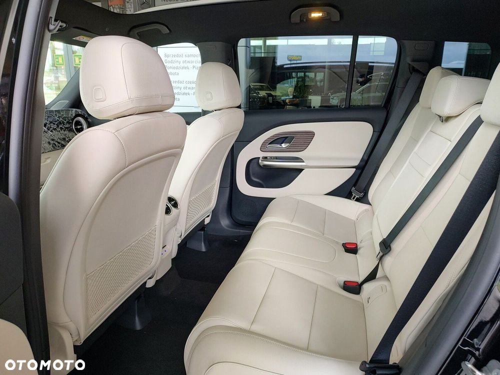 Mercedes-Benz GLB - 12