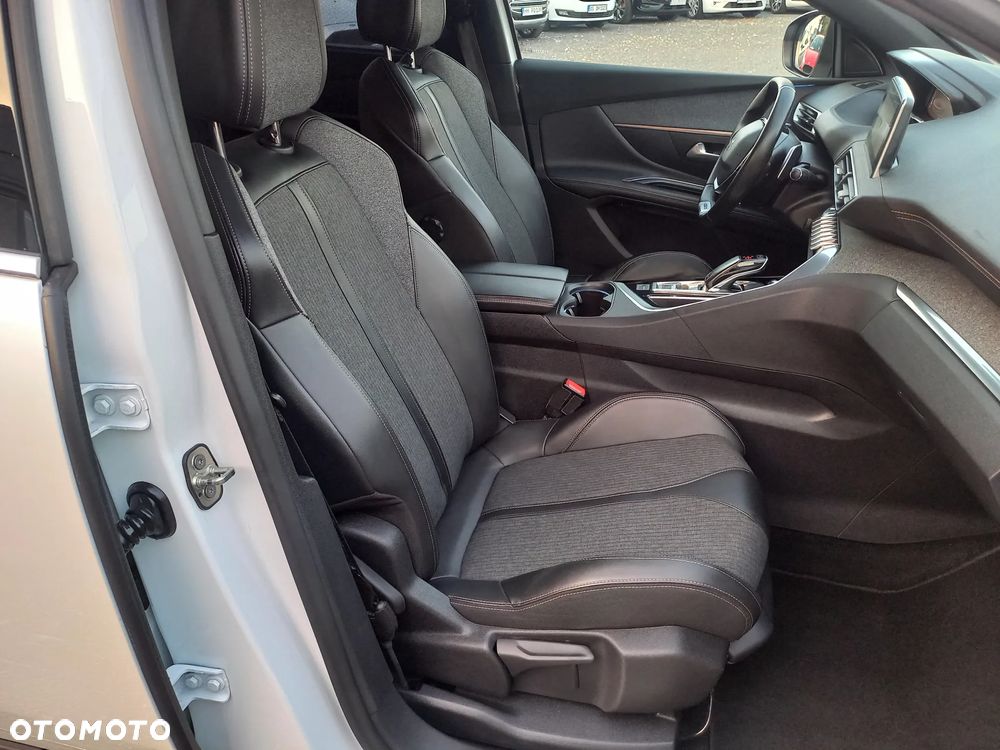 Peugeot 5008 BlueHDI 130 EAT8 GT - 28