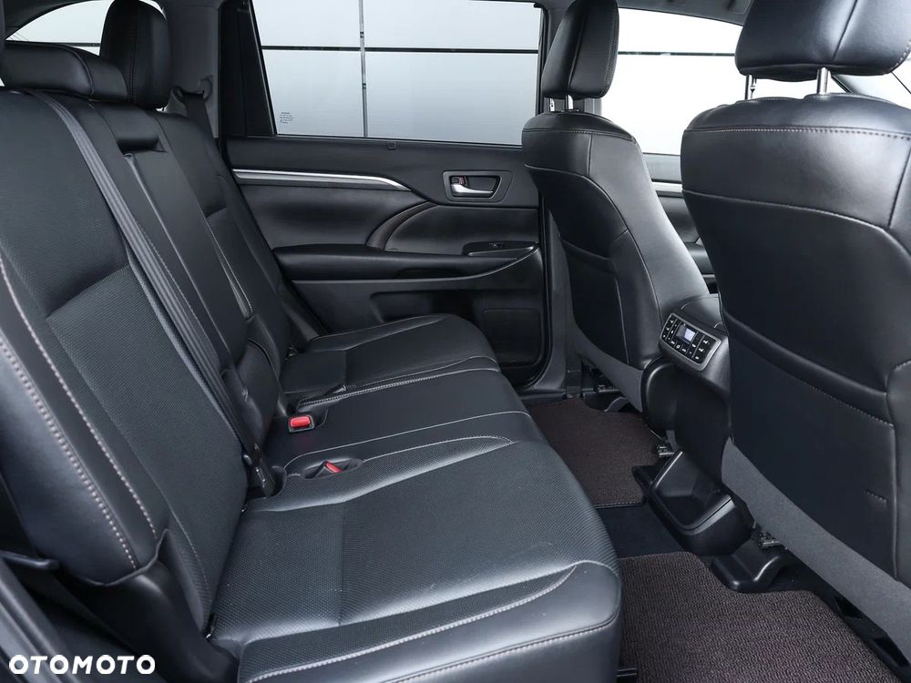 Toyota Highlander - 16
