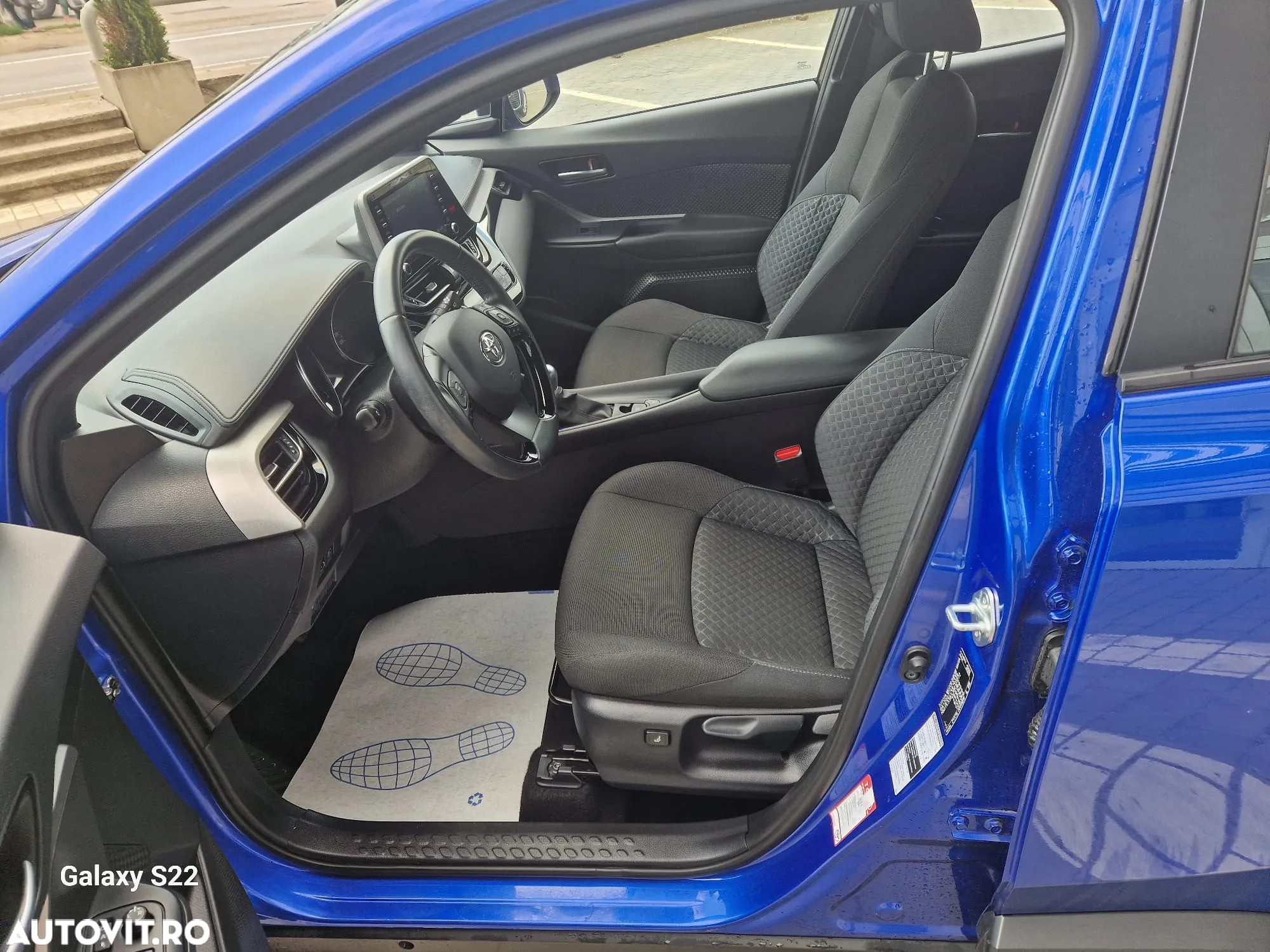 Toyota C-HR 1.8 HSD 4x2 CVT C-enter - 9
