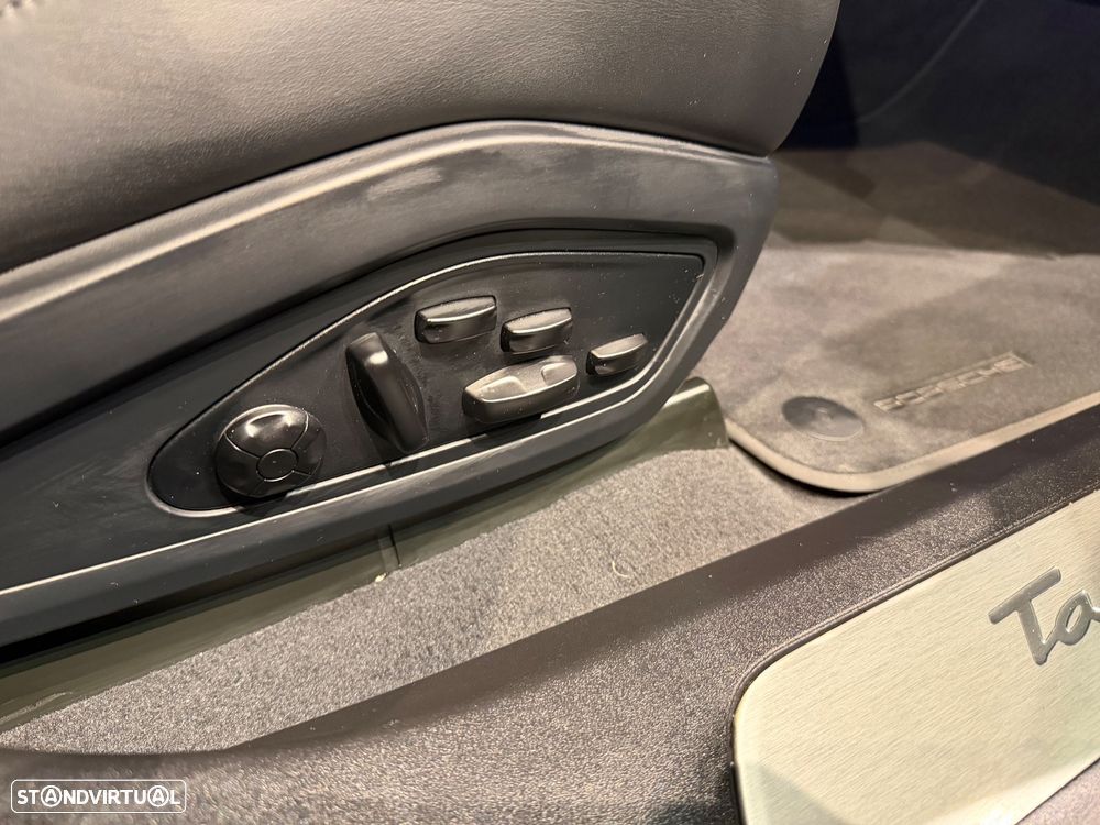 Porsche Taycan Cross Turismo 4S - 42