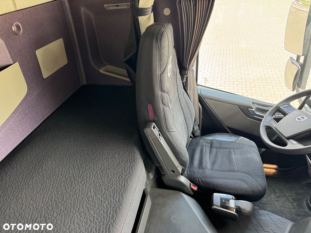 Volvo FM FH 500 Euro6 Full Led z kurierki Import France - 21