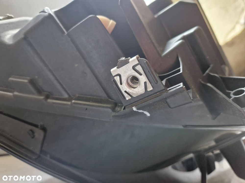 VW ID. 4 Lampa Lewa reflektor - 5