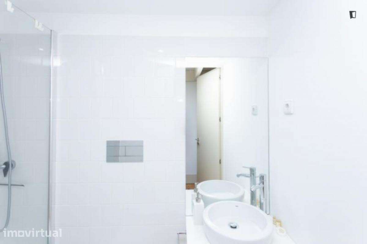 Apartamento com 1 quartos - localizado em Cedofeita Porto - Grande imagem: 2/32