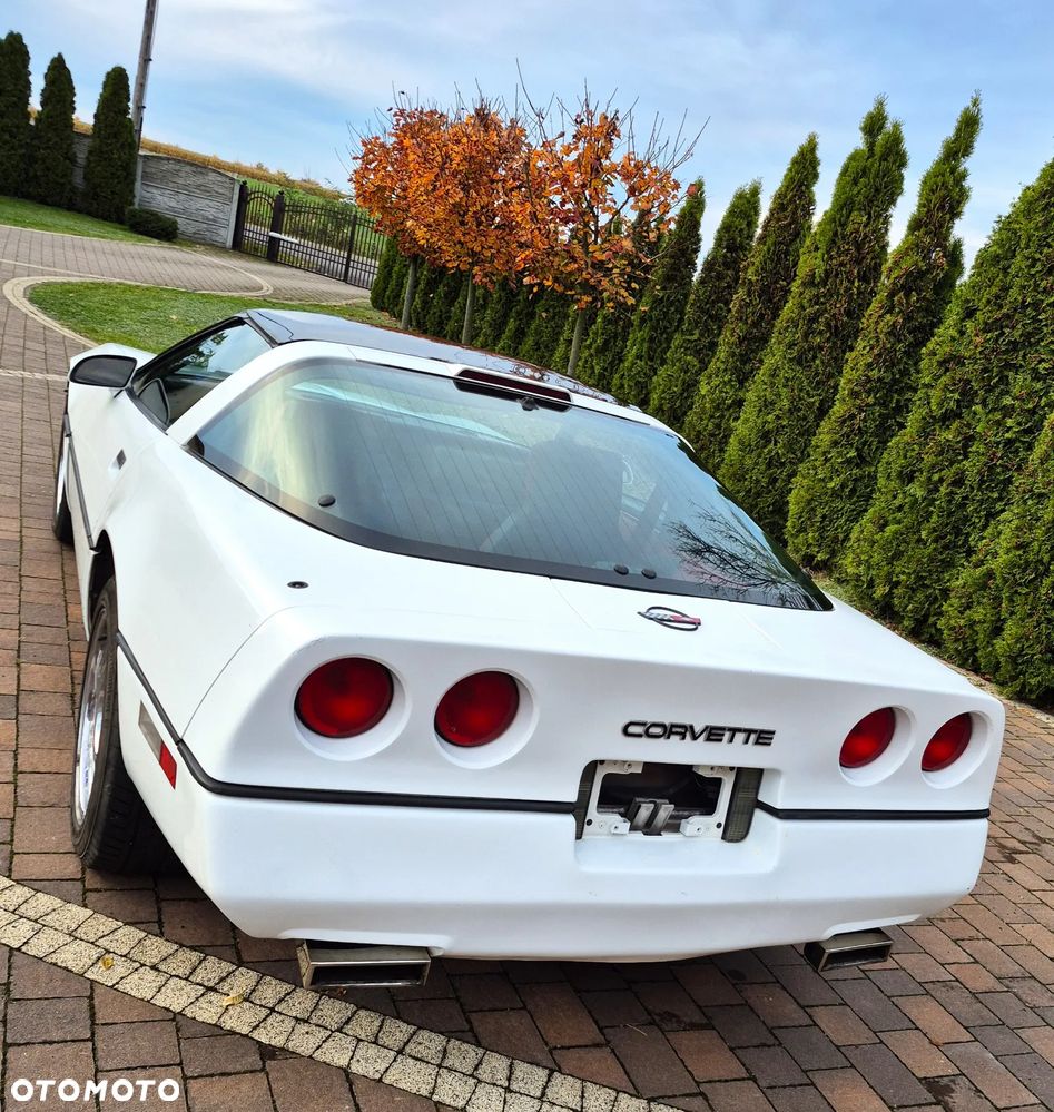 Chevrolet Corvette - 12