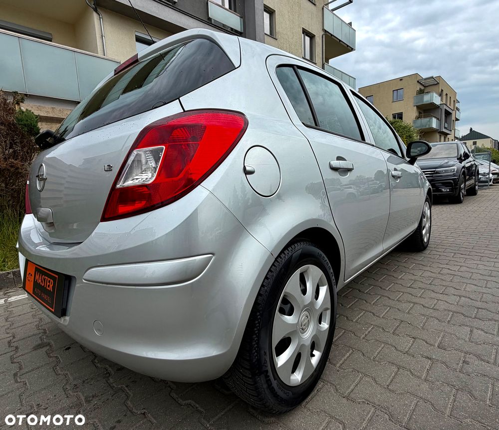 Opel Corsa 1.2 16V Innovation - 2