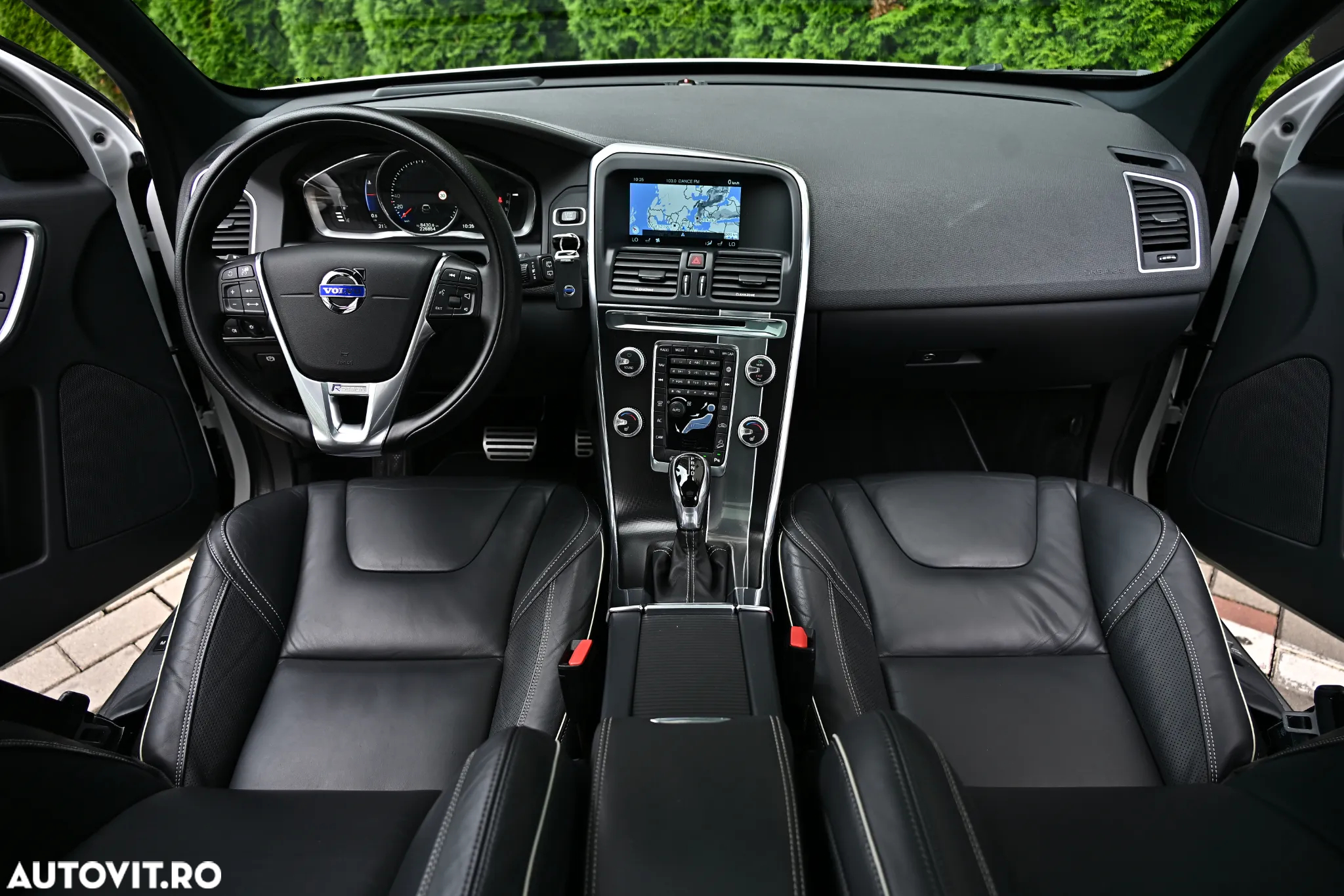 Volvo XC 60 D5AWD R-Design - 16