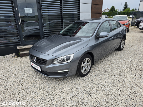 Volvo S60 D4 Drive-E Dynamic Edition (Momentum)