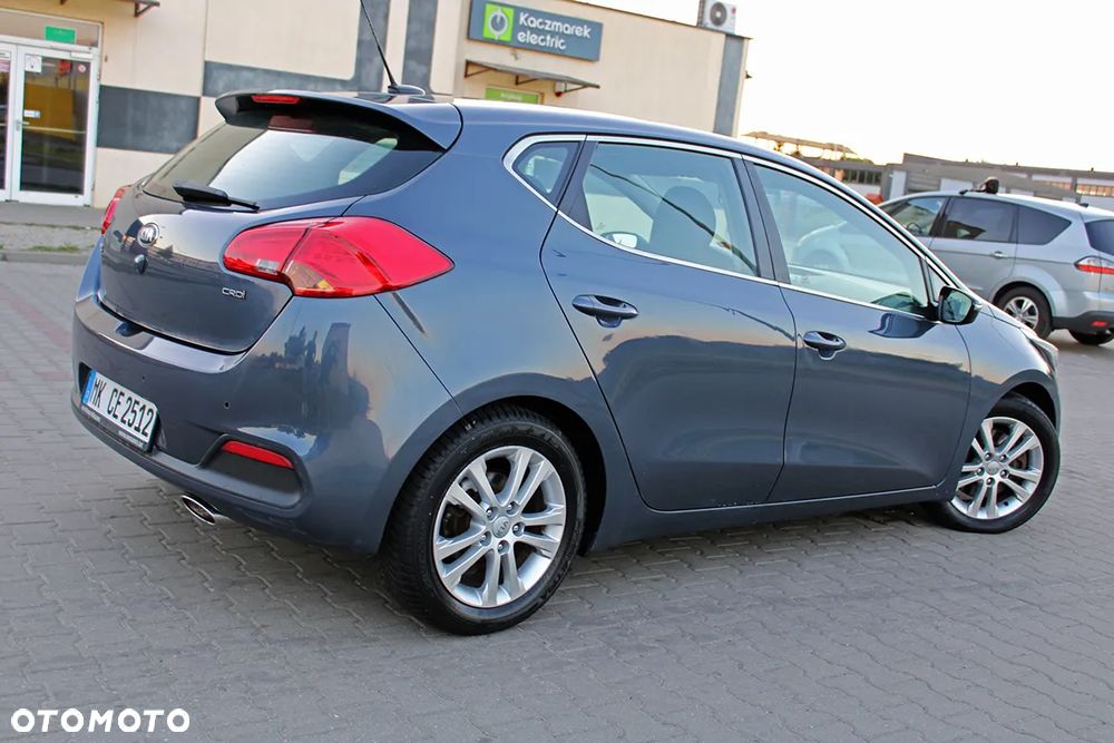 Kia Ceed 1.6 CRDi 128 Dream-Team Edition - 27