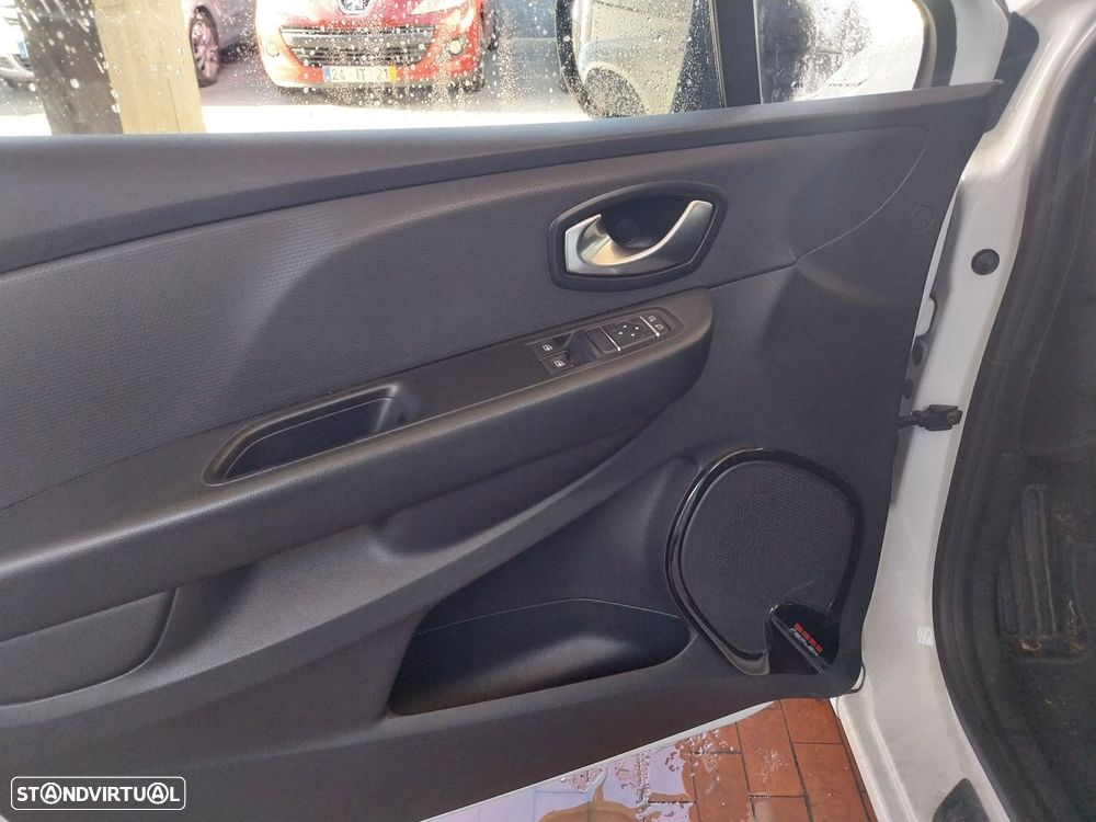 Renault Clio Sport Tourer 0.9 TCe Limited - 3