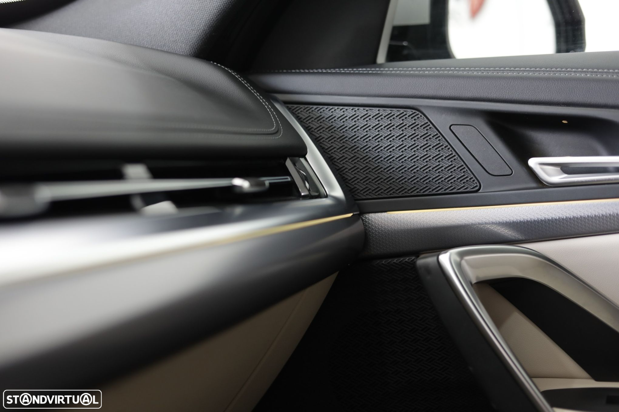 BMW iX1 xDrive30 Pack Desportivo M - 18