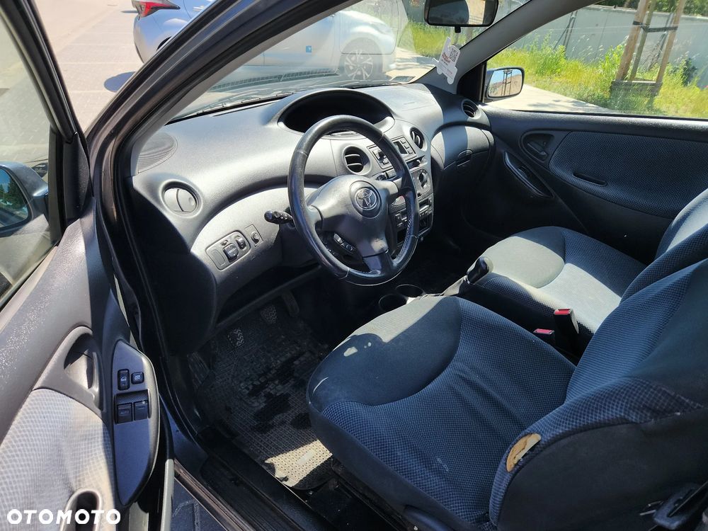 Toyota Yaris 1.0 Sol - 9