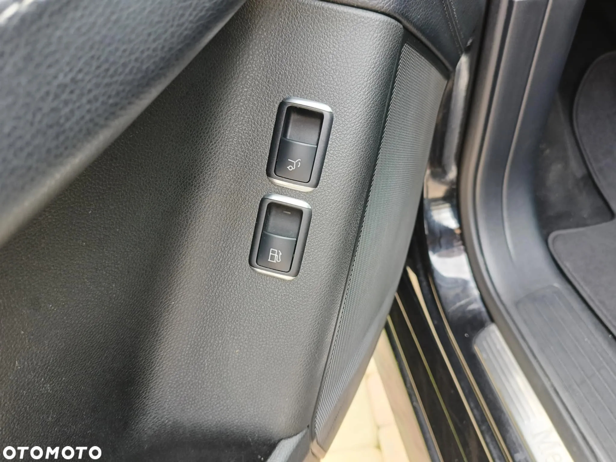 Mercedes-Benz GLE 500 e 4Matic 7G-TRONIC AMG Line - 28