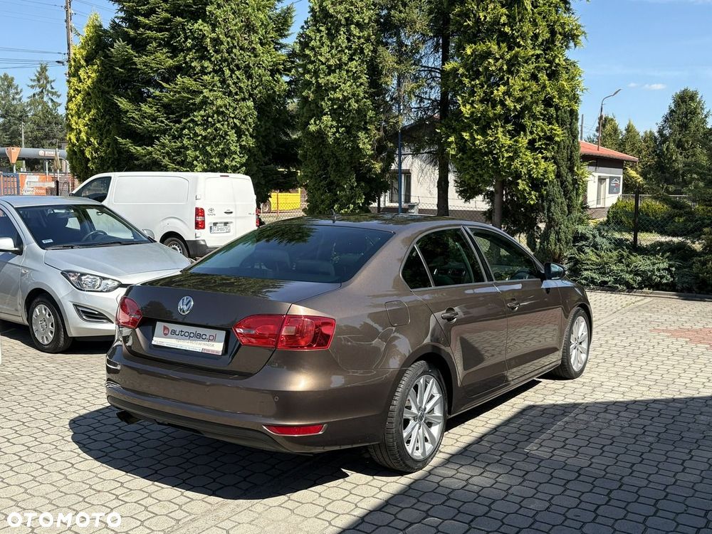 Volkswagen Jetta - 6